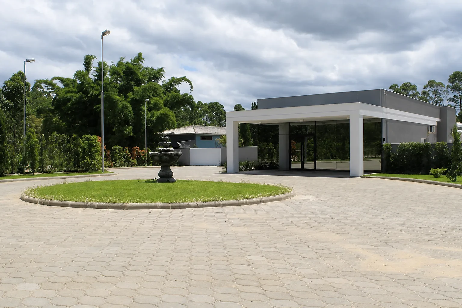 Fachada e acesso principal do Residencial Nova Belluno