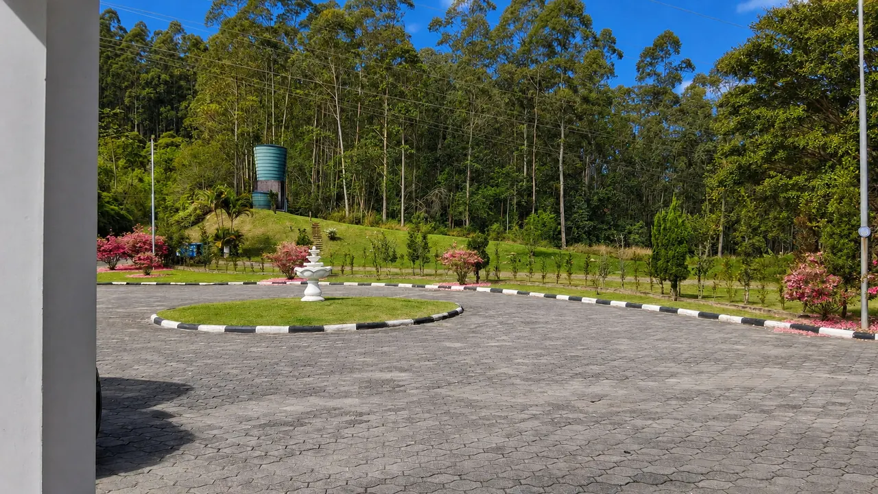 Área externa arborizada da Nova Belluno em Siderópolis